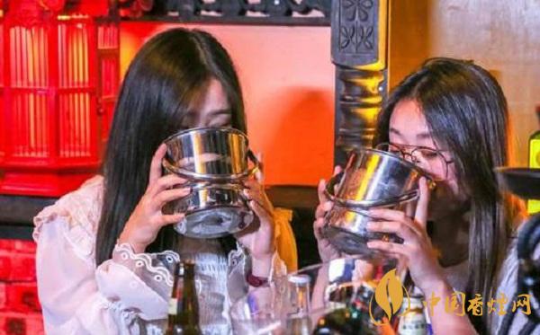 抖音helens可樂桶怎么調 Helens可樂桶調酒配方法